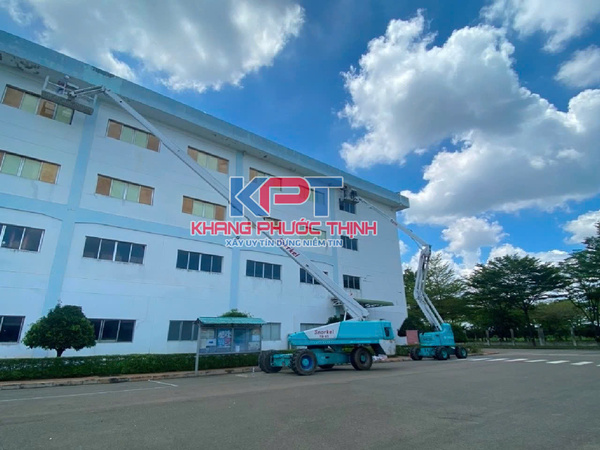 Xe nâng người - Xe Nâng Người Khang Phước Thịnh - Công Ty Trách Nhiệm Hữu Hạn Thương Mại Dịch Vụ Khang Phước Thịnh