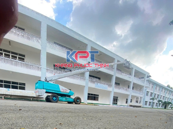 Xe nâng người - Xe Nâng Người Khang Phước Thịnh - Công Ty Trách Nhiệm Hữu Hạn Thương Mại Dịch Vụ Khang Phước Thịnh