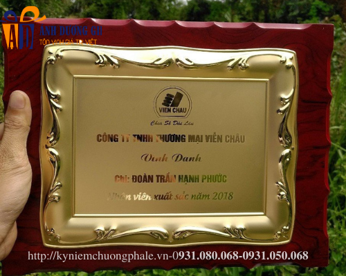 Bảng vinh danh đồng gỗ DG-19 - Quà Tặng ánh Dương - Công Ty TNHH Sản Xuất Thương Mại ánh Dương Việt Nam