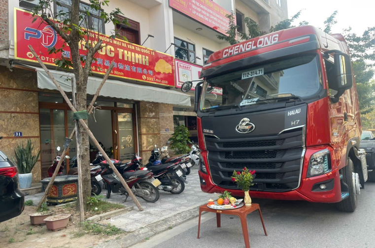 Hình ảnh đội xe - Phước Thịnh Logistics - Công Ty TNHH Thương Mại Và Vận Tải Quốc Tế Phước Thịnh