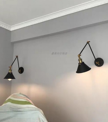 Đèn gắn tường kiểu chân nhện