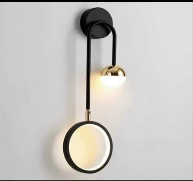Đèn gắn tường kiểu chìa khóa