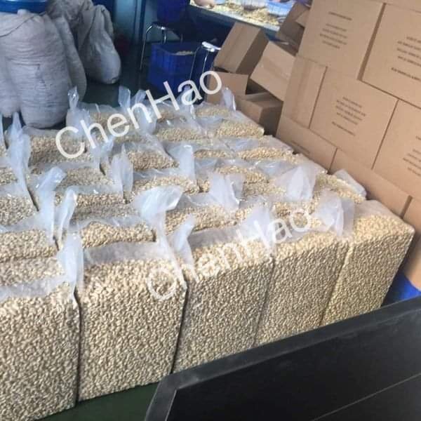 Hạt điều thô