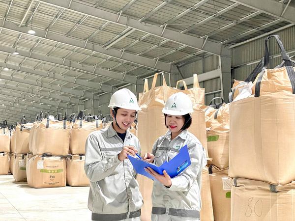 Đội ngũ cán bộ nhân viên Đức Thịnh