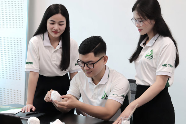 Đội ngũ cán bộ nhân viên Đức Thịnh