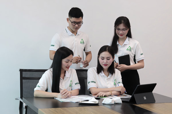 Đội ngũ cán bộ nhân viên Đức Thịnh