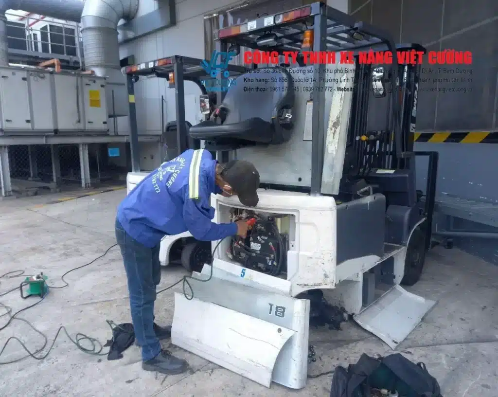 Bảo trì xe nâng điện - Chi Nhánh Công Ty TNHH Xe Nâng Việt Cường