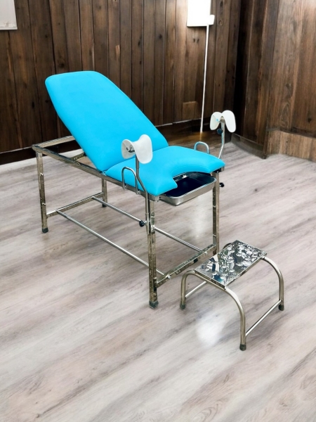 Bàn khám sản - Công Ty Cổ Phần Đầu Tư Thương Mại Và Sản Xuất Thiết Bị Y Tế 3A