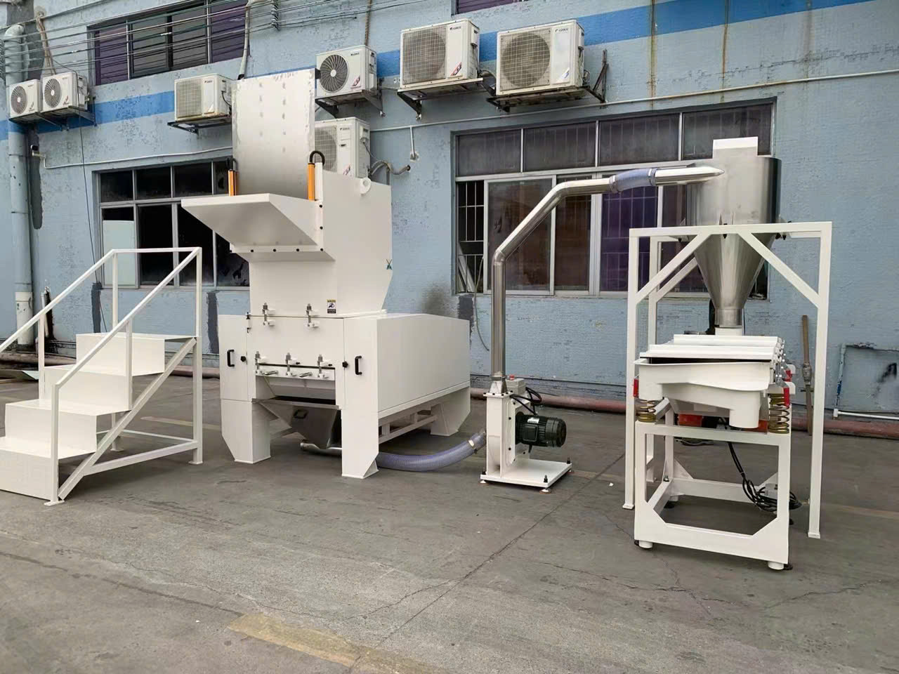 Máy băm nhựa - Máy Móc Ngành Nhựa Bảo Long - Công Ty TNHH Thiết Bị Bảo Vệ Môi Trường Bảo Long