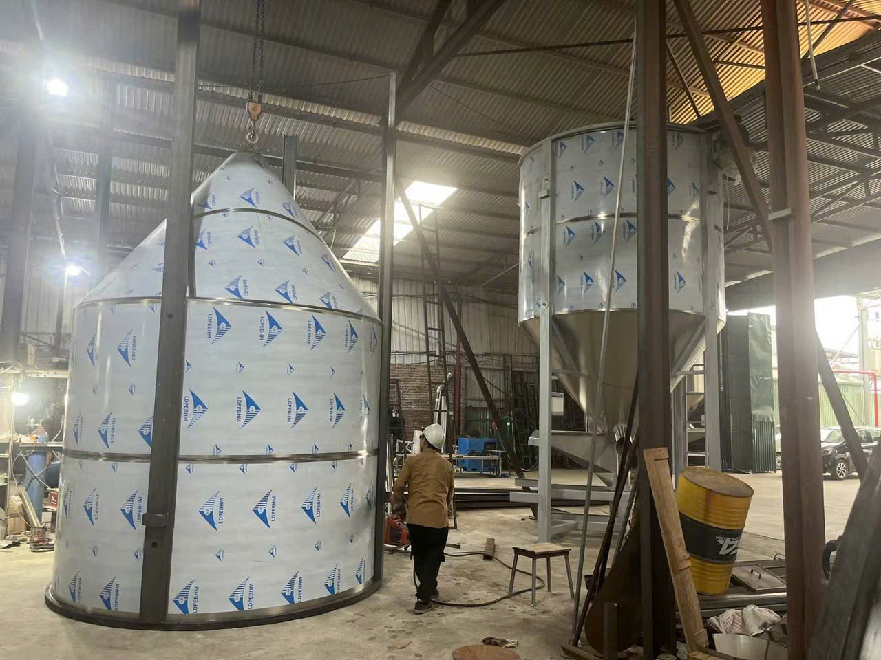 Máy trộn đứng - Máy Móc Ngành Nhựa Bảo Long - Công Ty TNHH Thiết Bị Bảo Vệ Môi Trường Bảo Long