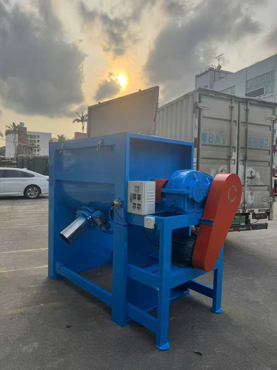 Máy trộn nhựa ngang - Máy Móc Ngành Nhựa Bảo Long - Công Ty TNHH Thiết Bị Bảo Vệ Môi Trường Bảo Long