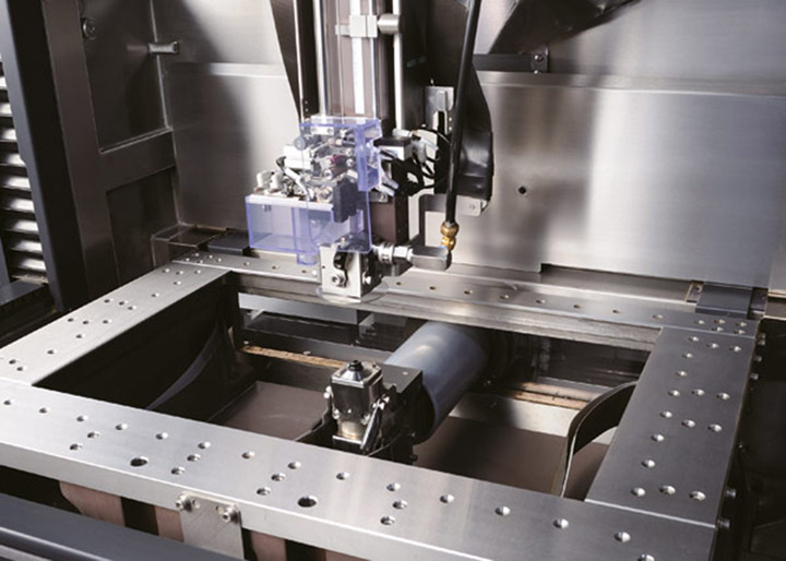 Cắt dây EDM - Chế Tạo Và Cung Ứng Vật Tư Minh Anh - Công Ty TNHH Sản Xuất Chế Tạo Và Cung Ứng Vật Tư Minh Anh