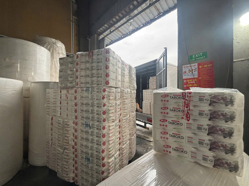 Hình ảnh kho hàng Đạt Linh Hương - Gia Công Giấy Vệ Sinh - Công Ty TNHH Đầu Tư Phát Triển Thương Mại Và Dịch Vụ Đạt Linh Hương