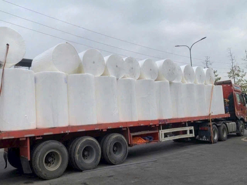 Hình ảnh xuất hàng Đạt Linh Hương - Gia Công Giấy Vệ Sinh - Công Ty TNHH Đầu Tư Phát Triển Thương Mại Và Dịch Vụ Đạt Linh Hương