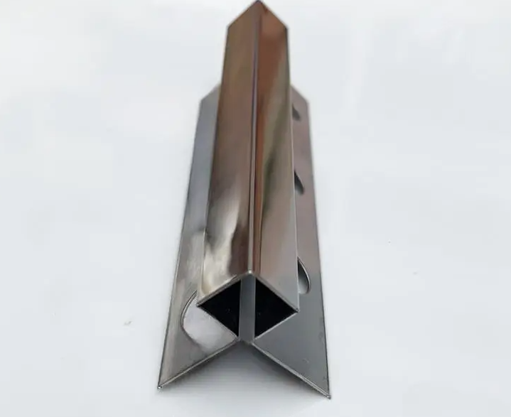 Nẹp góc vuông 2 cánh đều
