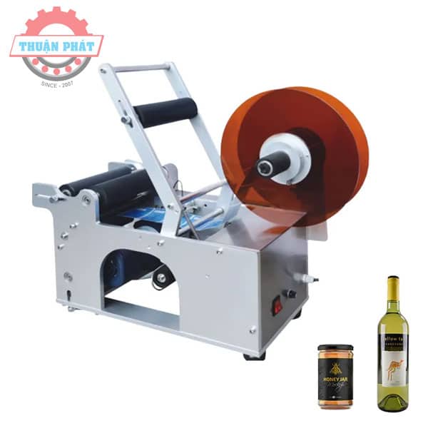 Máy dán nhãn chai tròn bán tự động DN-B01