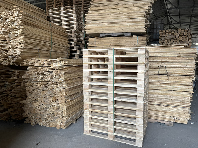 Pallet gỗ