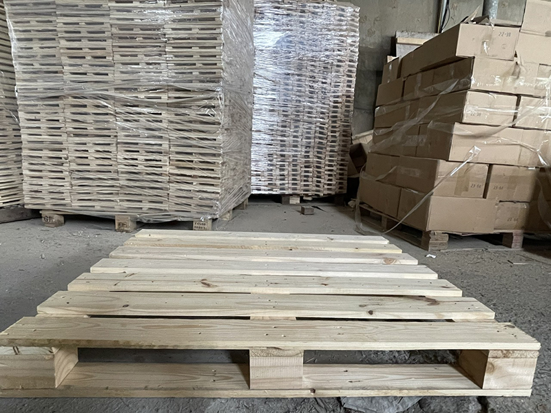 Pallet gỗ