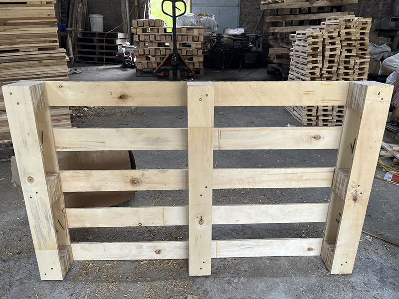 Pallet gỗ