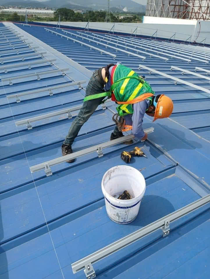 Thi công điện năng lượng mặt trời - Nhà Thầu Cơ Điện Lê Hà Quảng Trị - Công Ty TNHH Lê Hà Quảng Trị