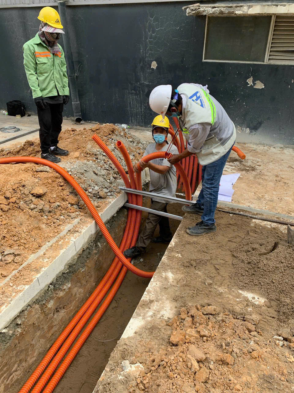 Thi công hệ thống điện - Nhà Thầu Cơ Điện Lê Hà Quảng Trị - Công Ty TNHH Lê Hà Quảng Trị
