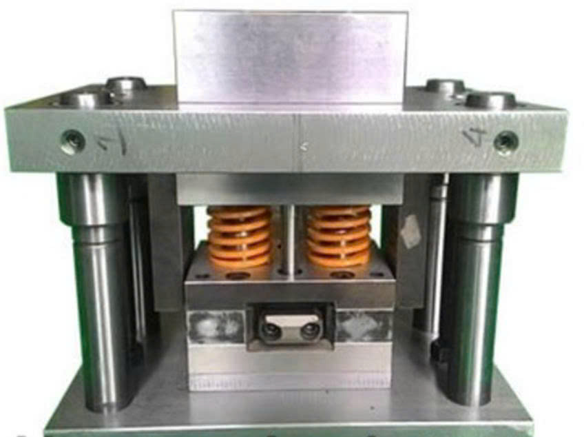 Gia công khuôn mẫu