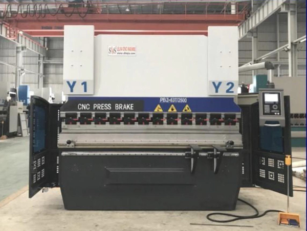 Máy chấn CNC - Khuôn Mẫu Tiến Huy - Công Ty TNHH  Cơ Khí Khuôn Mẫu Tiến Huy