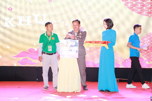 Tổ chức sự kiện 