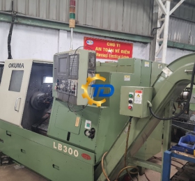 Máy tiện CNC