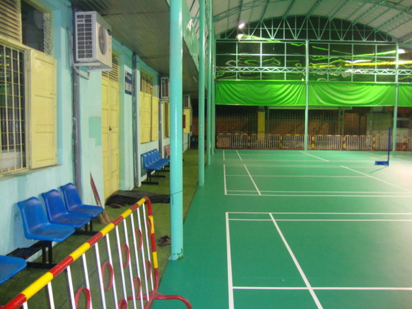 Cụm sân cầu lông nhà thiếu nhi thành phố