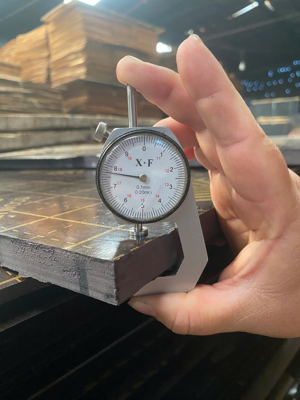 Kiểm tra độ dày của ván