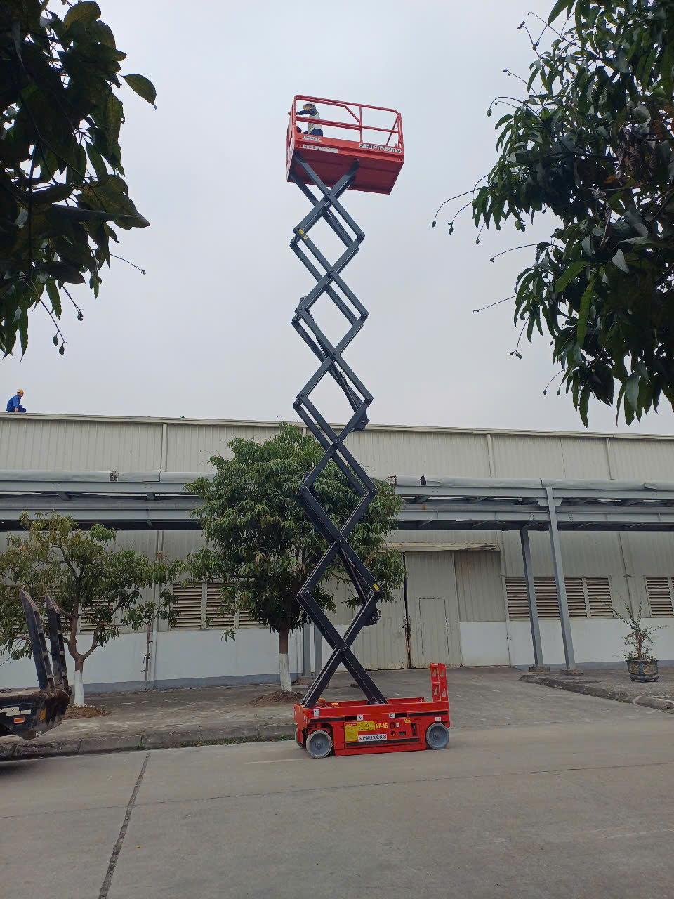 Cung cấp và cho thuê xe nâng tay cao tại Phú Thọ
