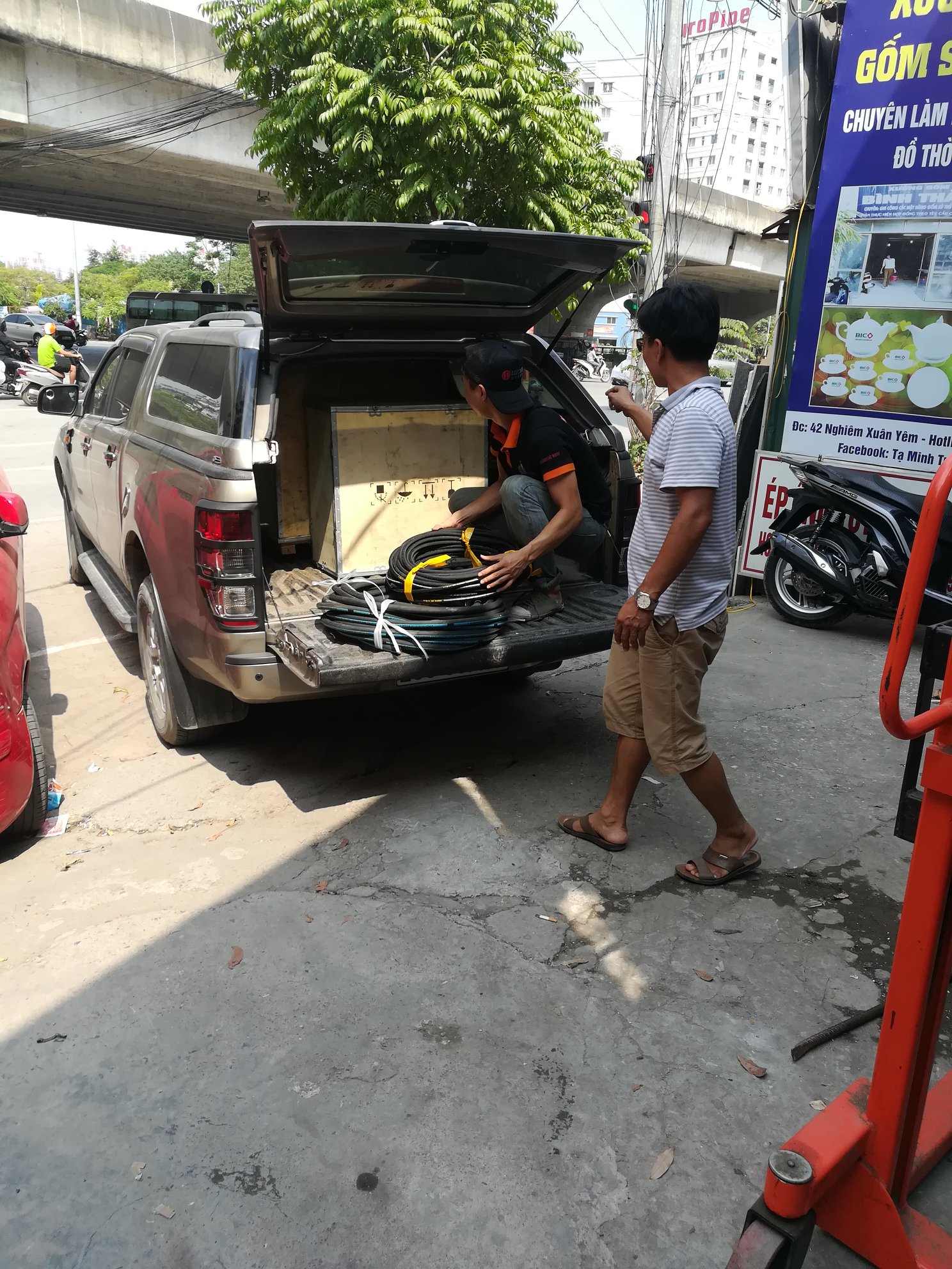 Hình ảnh kho hàng công ty Nhật Minh - Thiết Bị Thủy Lực Nhật Minh - Công Ty TNHH Thương Mại Và Xuất Nhập Khẩu Thiết Bị Thủy Lực Nhật Minh