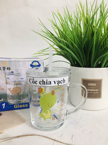 Cốc thủy tinh có quai