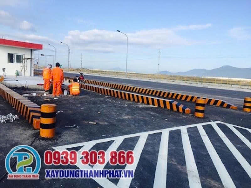 Thi công sơn vạch kẻ đường - Thi Công Sơn Epoxy Thành Phát - Công Ty TNHH Kinh Doanh & Phát Triển Xây Dựng Thành Phát