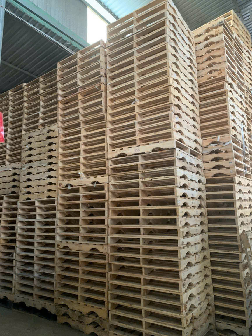 Pallet gỗ