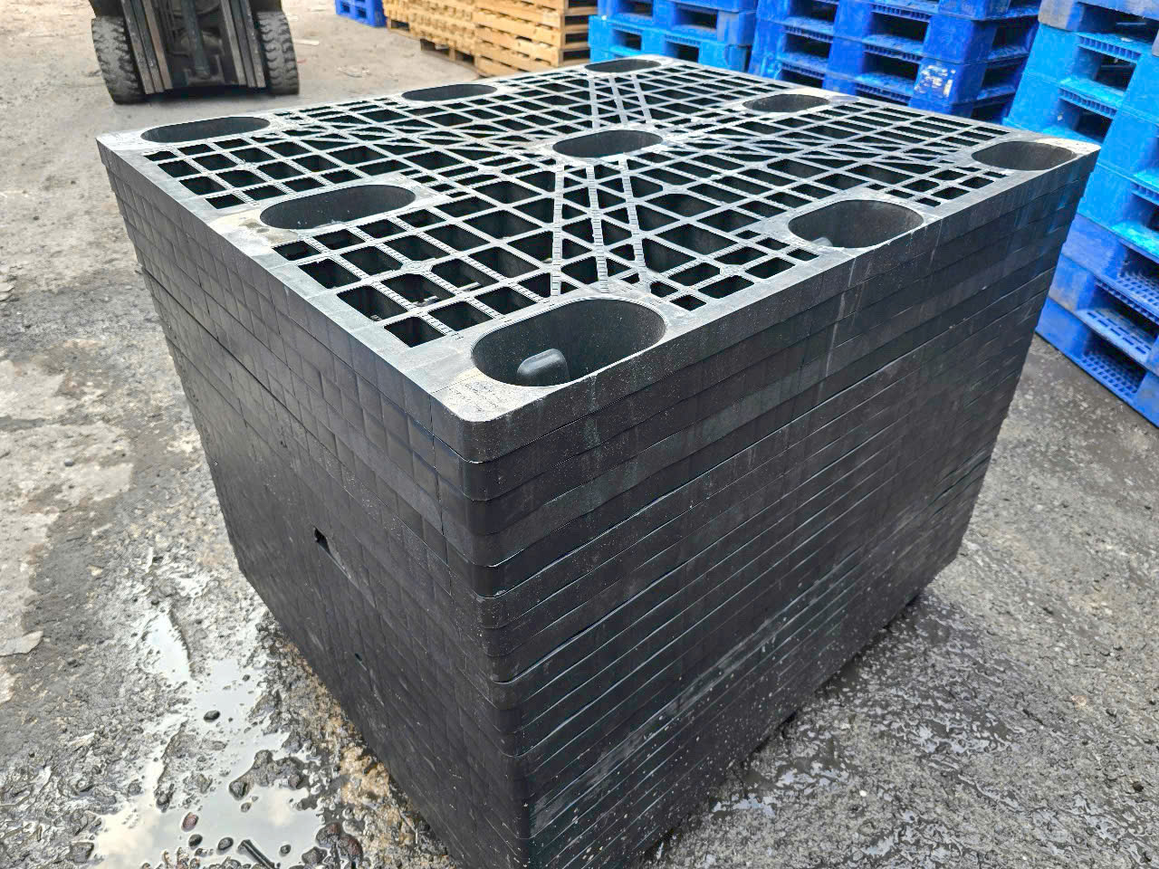 Pallet nhựa