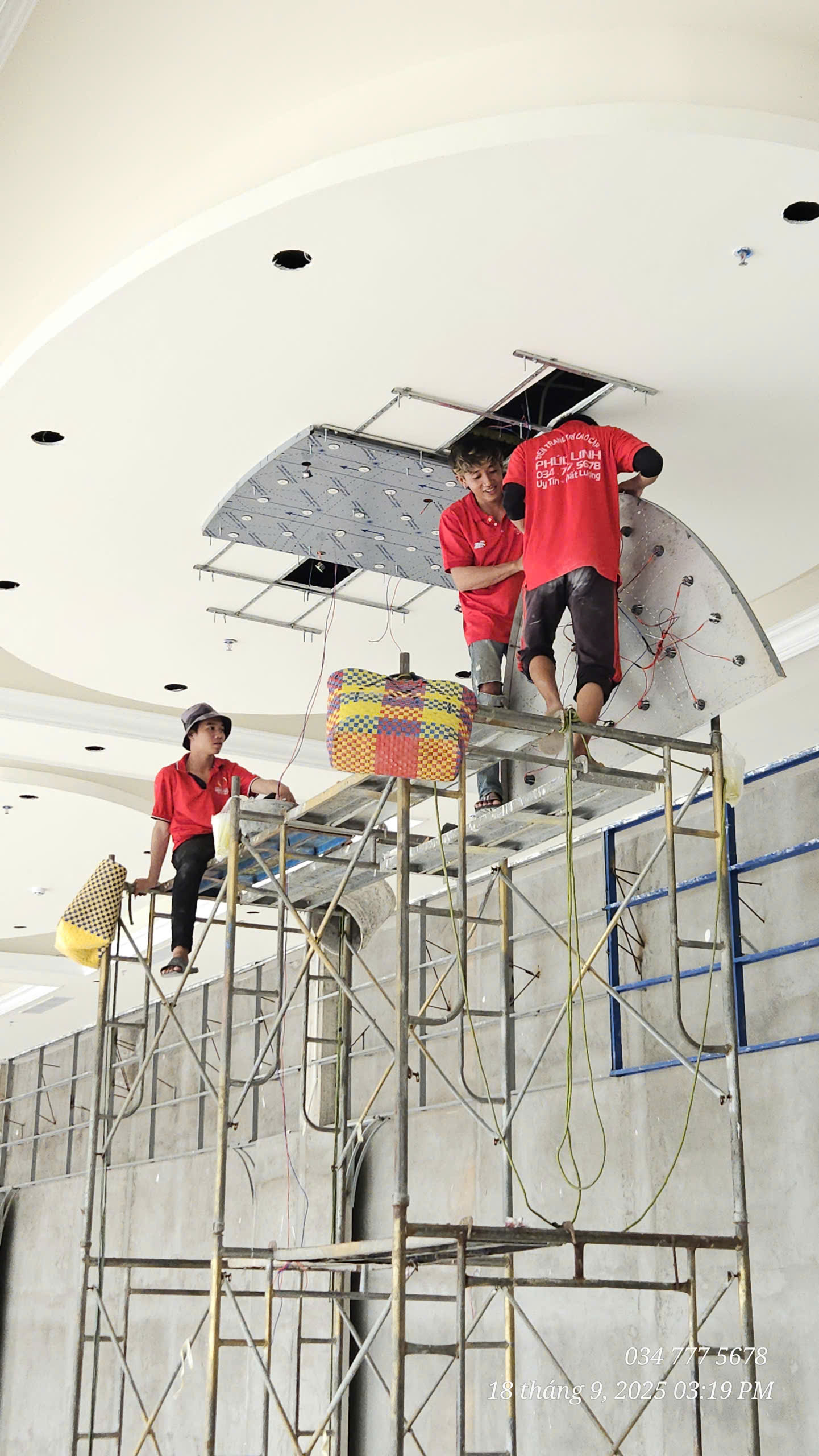 Thi công đèn trang trí - Hộ Kinh Doanh Phúc Linh