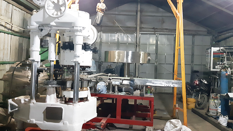 Chế tạo máy chiết và tân trang máy ghép nắp lon