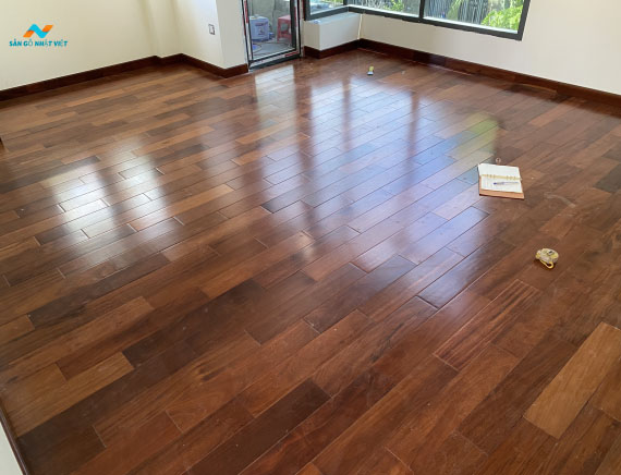 Sàn gỗ căm xe Lào