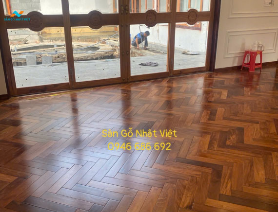 Sàn gỗ căm xe Lào