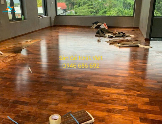 Sàn gỗ căm xe Lào