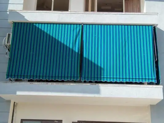 Bạt che nắng mưa dọc 2 sọc xanh - Mái Che Phú Quý