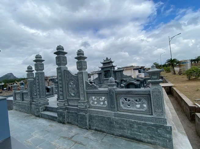 Khu lăng mộ đá - Đá Mỹ Nghệ Hoa Lư