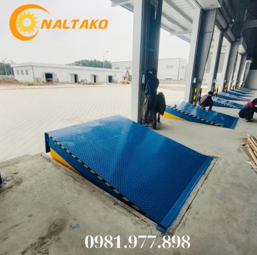 Dock hàng, sàn nâng thủy lực