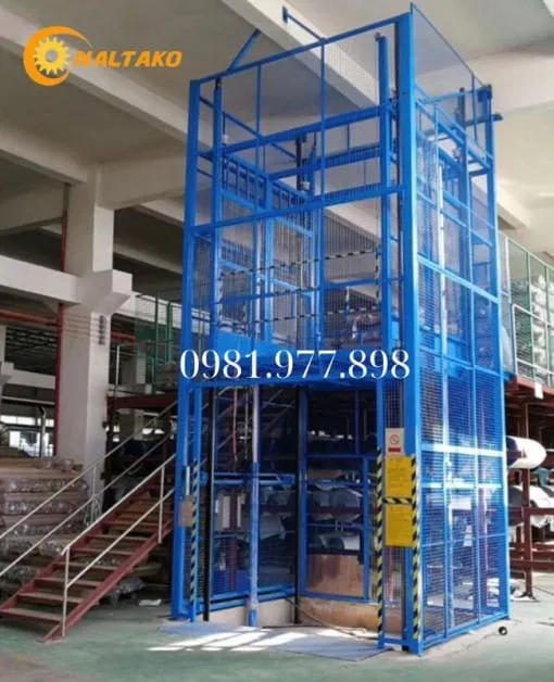 Thang nâng hàng thủy lực