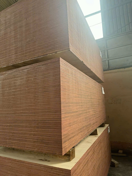 Ván ép sofa - Ván ép Hoàng Châu - Công Ty Cổ Phần Sản Xuất Thương Mại Hoàng Châu Plywood