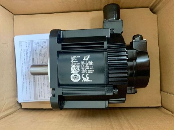 Động cơ servo Yaskawa SGM7G-13AFC61