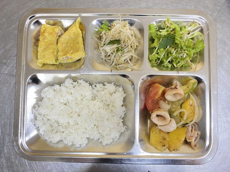 Suất ăn tập thể - Suất Ăn Tập Thể Thiên Khôi - Công Ty TNHH Catering Thiên Khôi