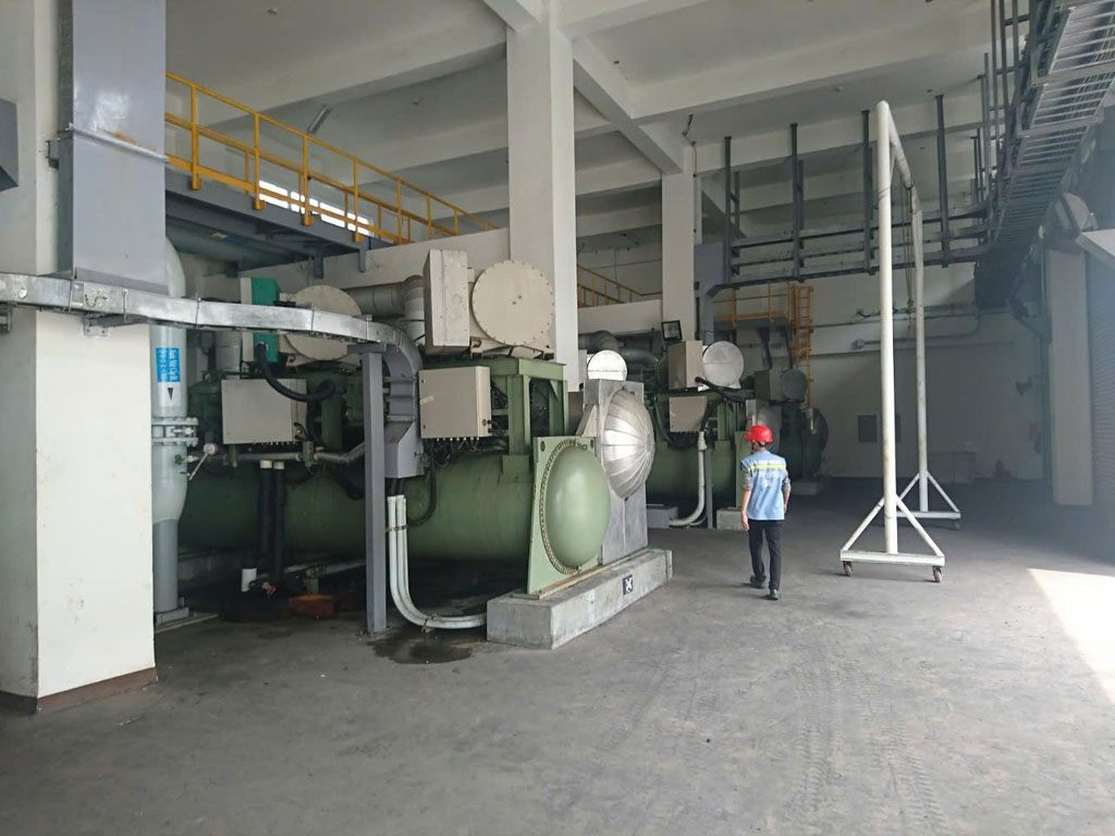 Chiller làm mát khuôn mẫu - Cơ Điện Lạnh Hoàng Quân  - Công Ty Cổ Phần Thiết Bị Cơ Điện Lạnh Hoàng Quân